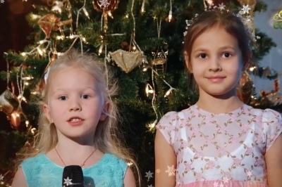 Рождественские стихи у школьной ёлки